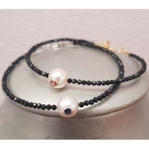 Bracelets Shining Monoï - JDL Paris - bijou perle de culture original avec saphir et spinelle noir brillant