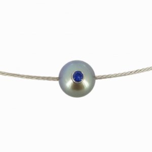 MAGIC MONOÏ - Collier câble en or avec perle de Tahiti et saphir bleu