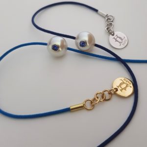 Pacific Monoï + bracelet perle de culture d'Akoya avec saphir bleu et or 18K - JDL Paris