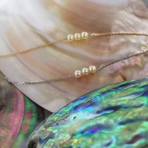 TRIO SUBLIME    Bracelet perles et chaîne fine en or
