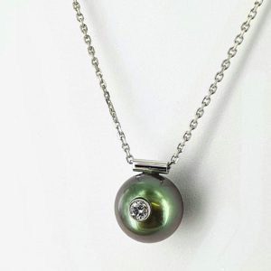 Collier perle de Tahiti avec diamant incrustée - JDL Paris